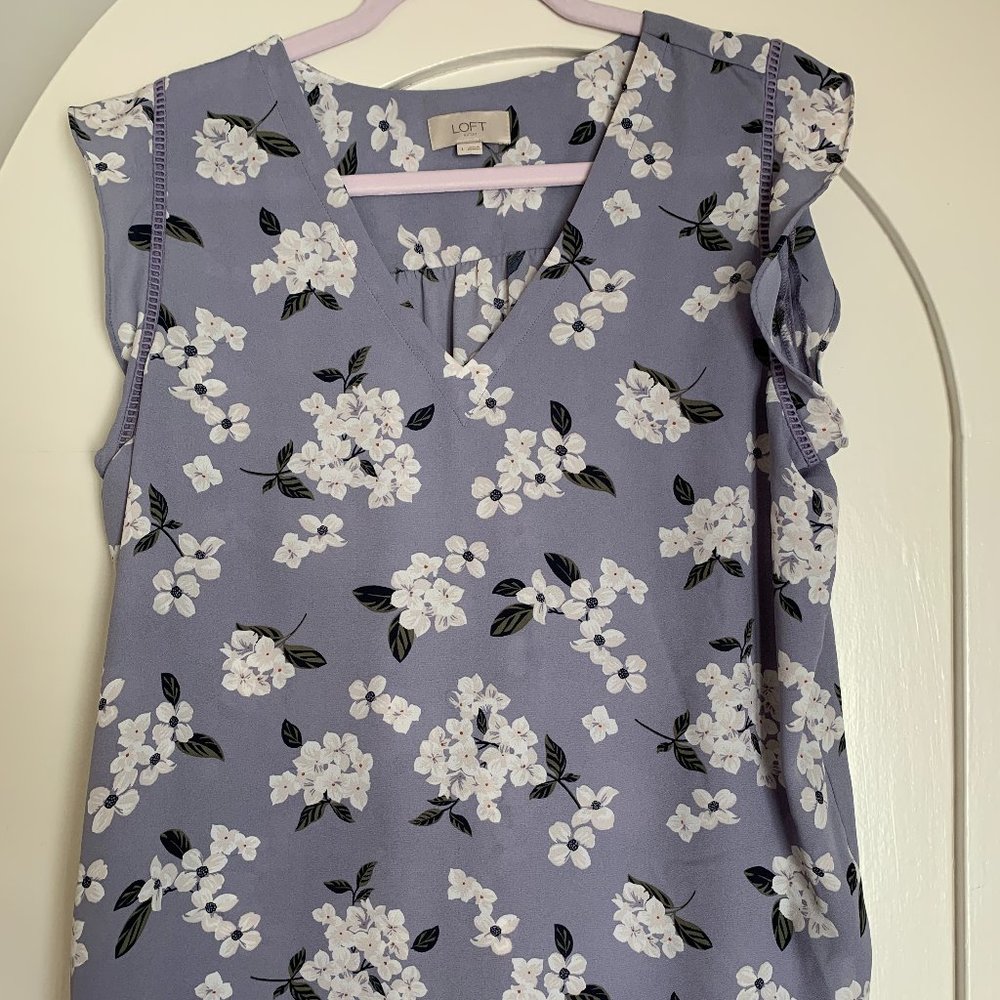 LOFT outlet Top lavender color